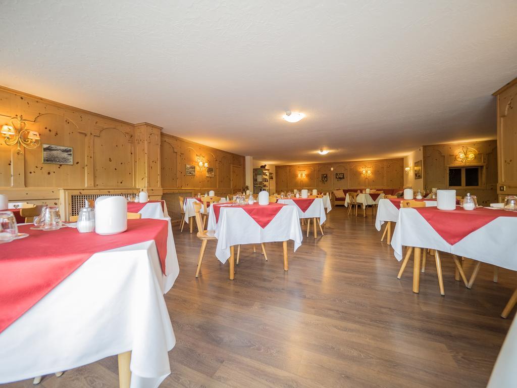 Hotel Baita Della Luna Livigno Exterior foto