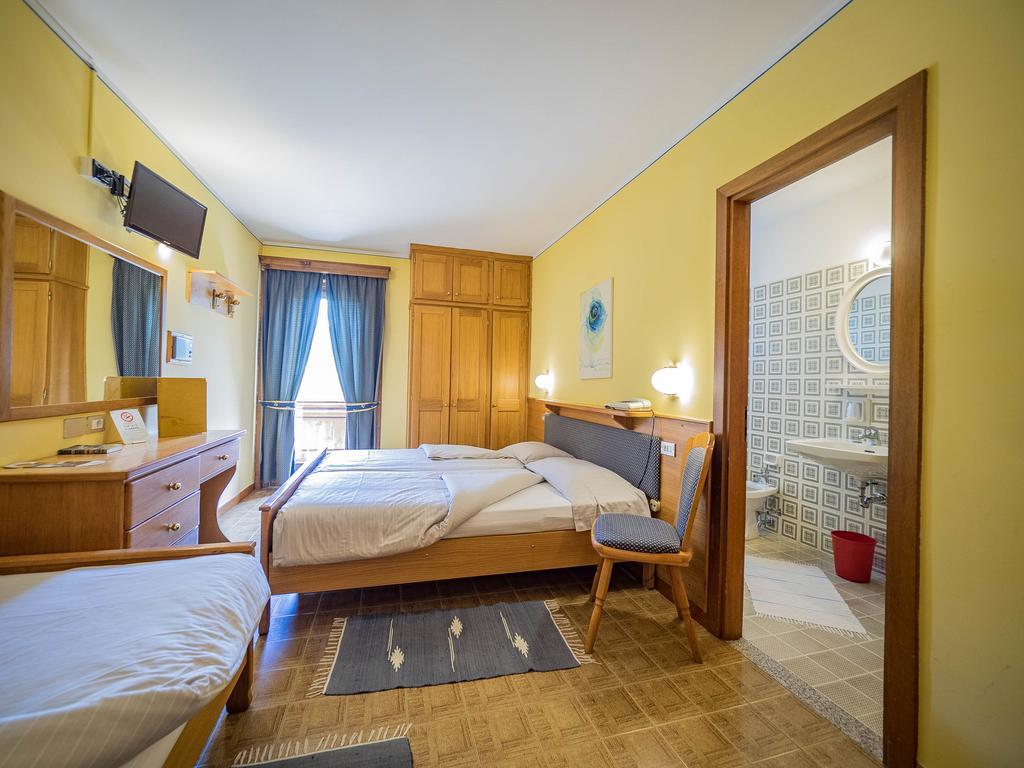 Hotel Baita Della Luna Livigno Exterior foto